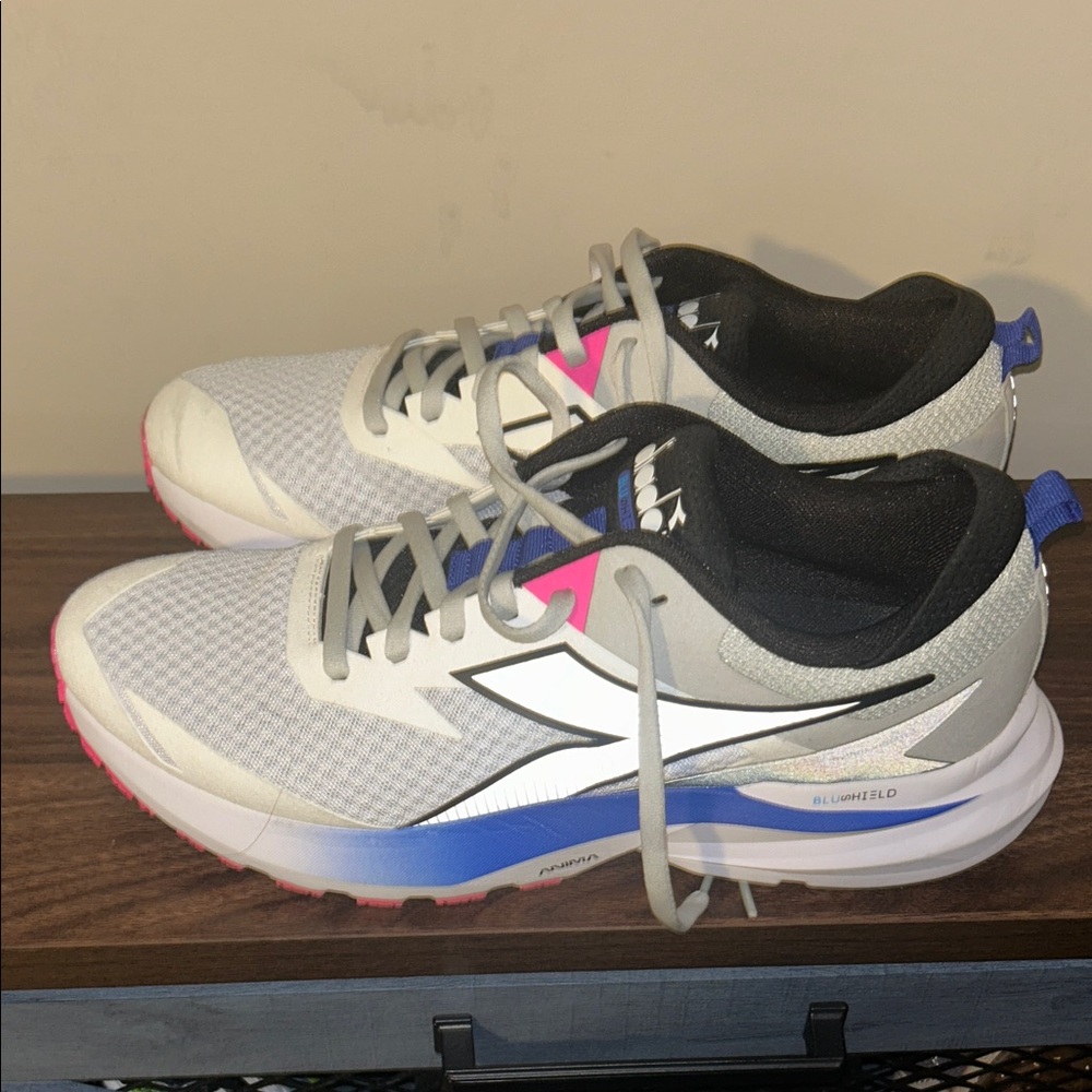 DIADORA MYTHOS BLUSHIELD VIGORE 3 Running Shoes EUC~SIZE 13 - Picture 9 of 12